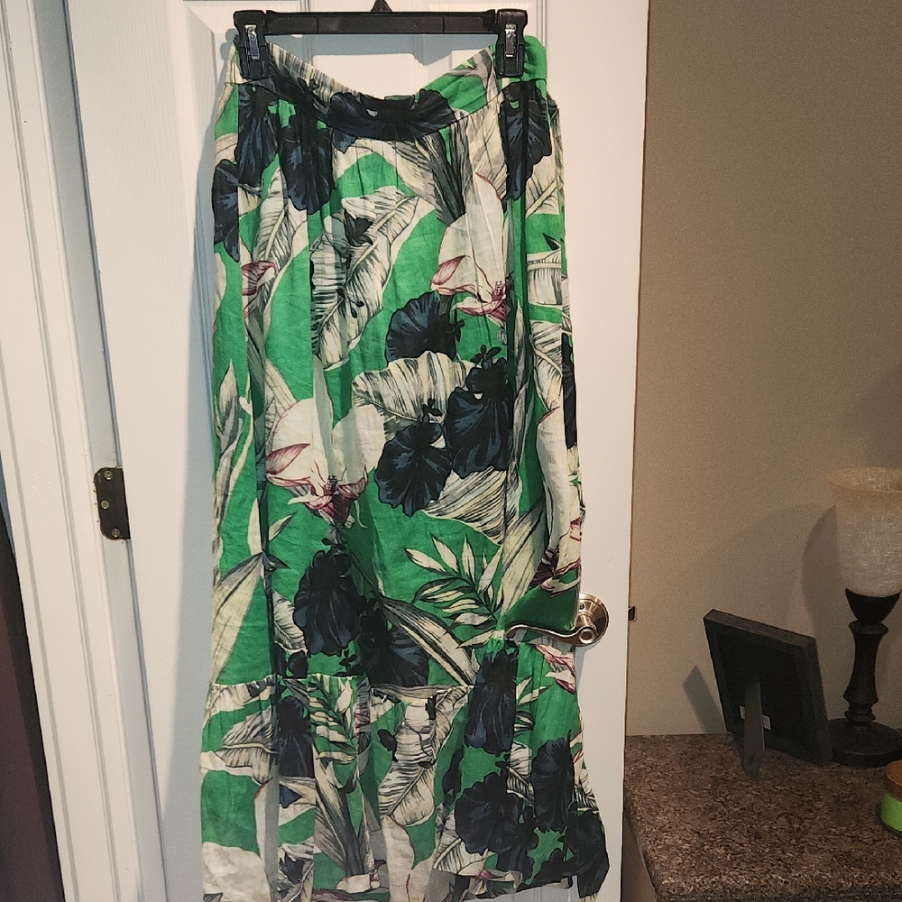 Ann Taylor Green and Black Leaf Print Skirt